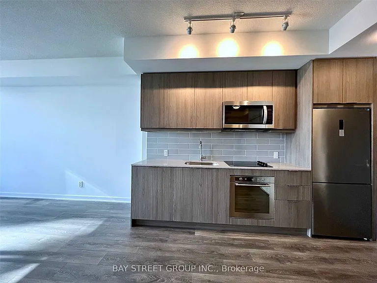 38 Forest Manor Rd #601 — Photo 3