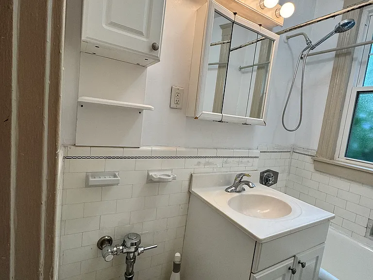 24 Sidlaw Rd #8 — Photo 15