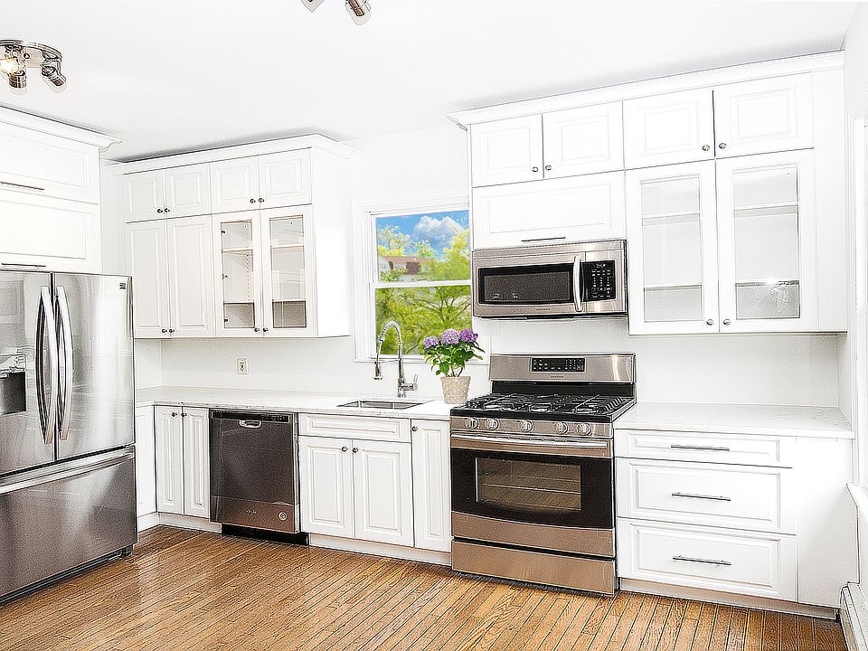 Kitchen 2nd fl