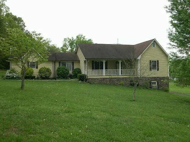 1st image of 222 Live Oak Trl NE