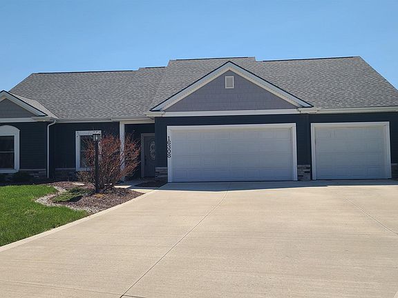 3rd image of 16308 Hawk Ridge Ct