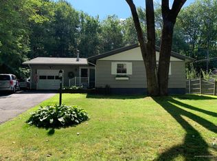 8 Hillside Ave, Scarborough, ME 04074