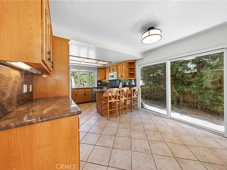 1518 Brentford Ave — Photo 8