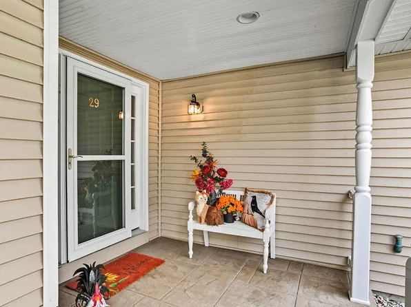 29 Bentley Place #50, Kennebunk, ME 04043