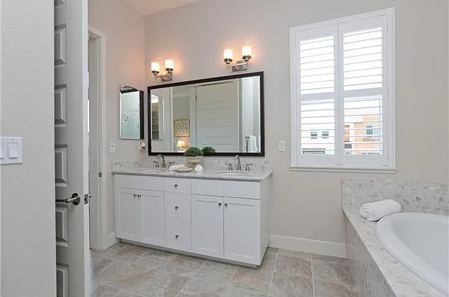 401 Derby Ave — Photo 14