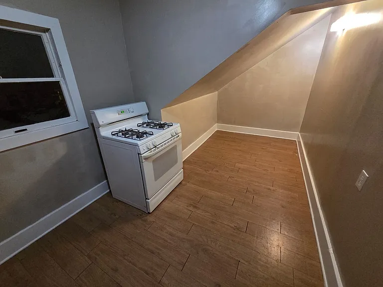 105 Dickinson St SW #2 — Photo 11