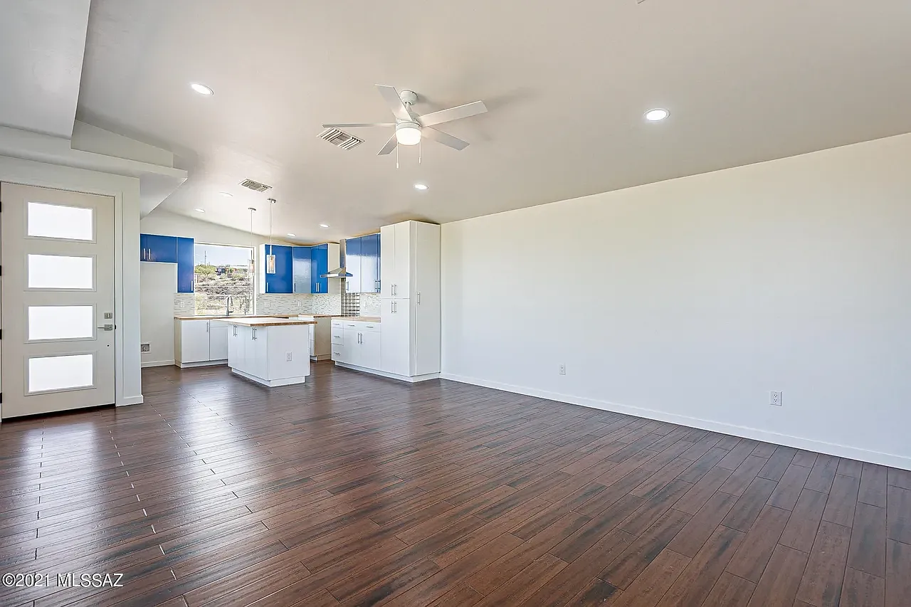 3 bed, 1620 sqft, $1,800 — Photo 2