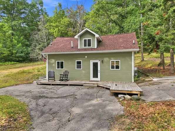 1249 W Higgins Lake Dr, Roscommon, MI 48653