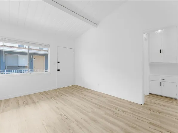 12244 Grevillea Ave APT H, Hawthorne, CA 90250