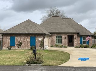 1819 Pinot Noir Dr, Lake Charles, LA 70611