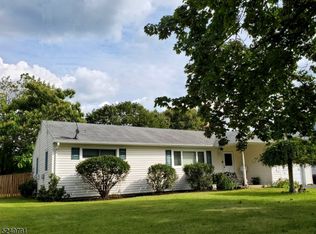 427 Hurley Dr, Hackettstown, NJ 07840