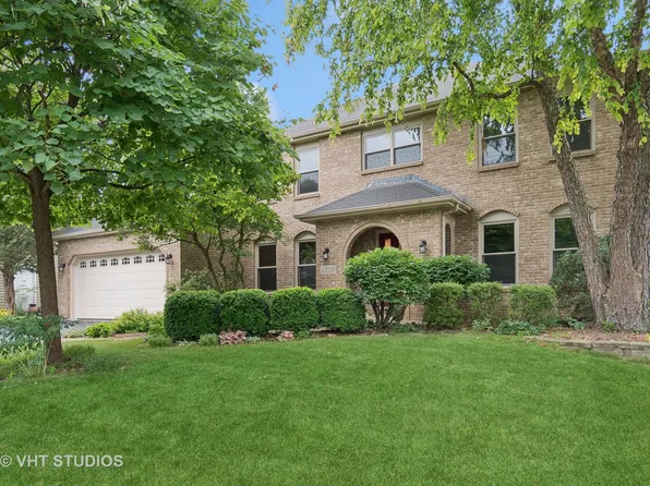 2205 Brown Ct, Naperville, IL 60565