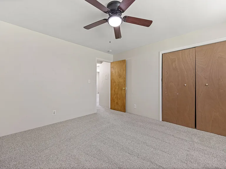 701 Oak St — Photo 6