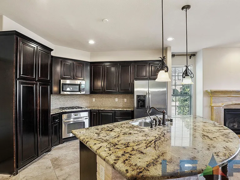 7931 Belinda Ln — Photo 10
