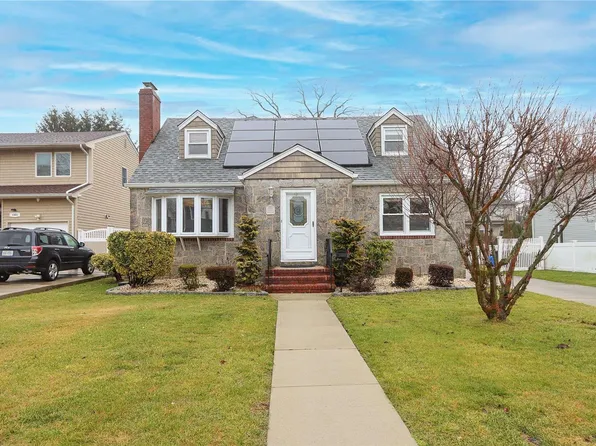 1323 Powell Avenue, Merrick, NY 11566