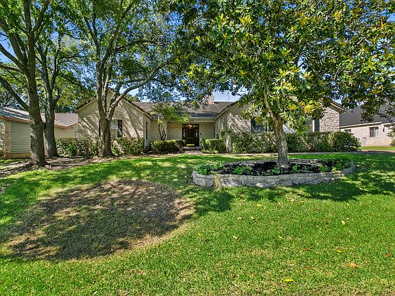 3rd image of 509 Rolling Green Dr