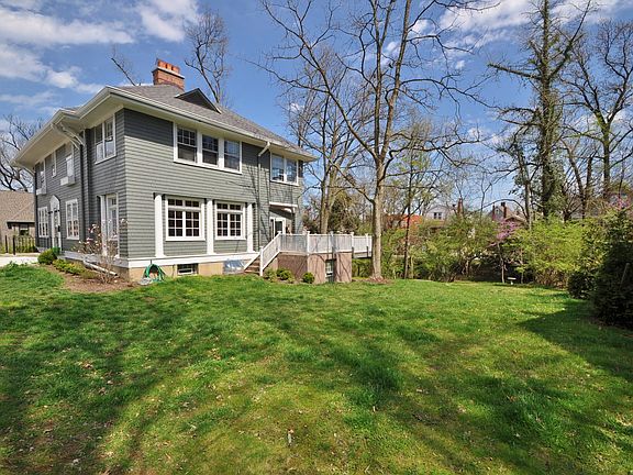 4th image of 3546 Holly Ln