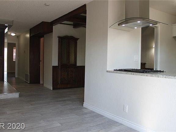 3rd image of 2539 Paradise Village Way
