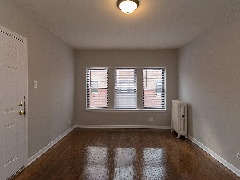 5748 N Winthrop Ave #203 — Photo 9
