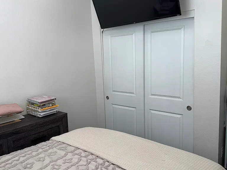 441 S Glendora Ave — Photo 3