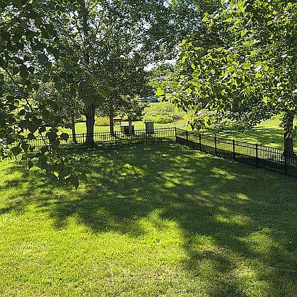 3rd image of 924 Turner Rd