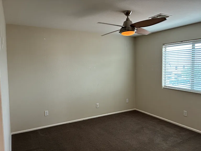 2217 W Steed Rdg — Photo 30