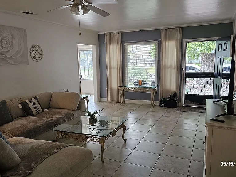 2451 Graydon Ave — Photo 2