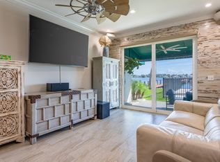 318 N Lake Dr, Lantana, FL 33462