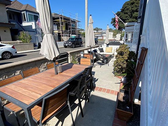 6 person Patio Table with umbrella