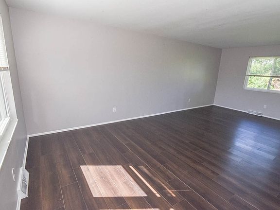 3rd image of 8440 Village Dr