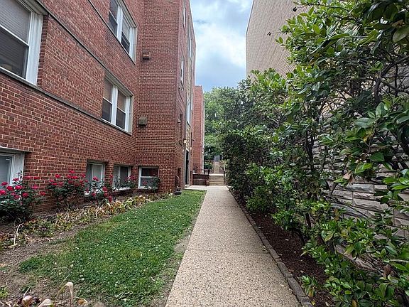 4th image of 33 Kennedy St NW APT B1