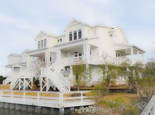 107 Broad St, Beaufort, NC 28516