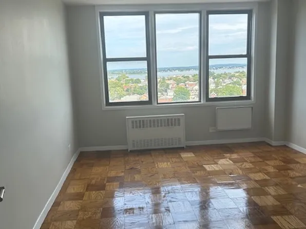 3121 Middletown Road image 3 of 9