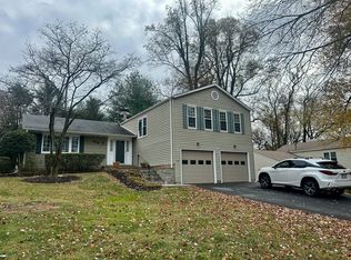 6707 Montour Dr, Falls Church, VA 22043
