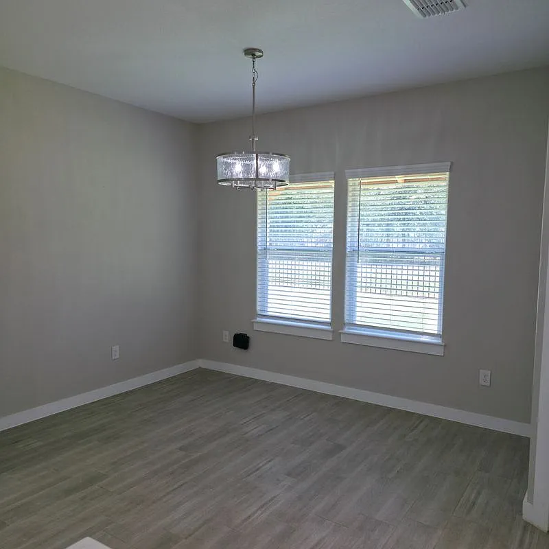 3 bed, 2.0 bath, 1000 sqft, $1,625 — Photo 3