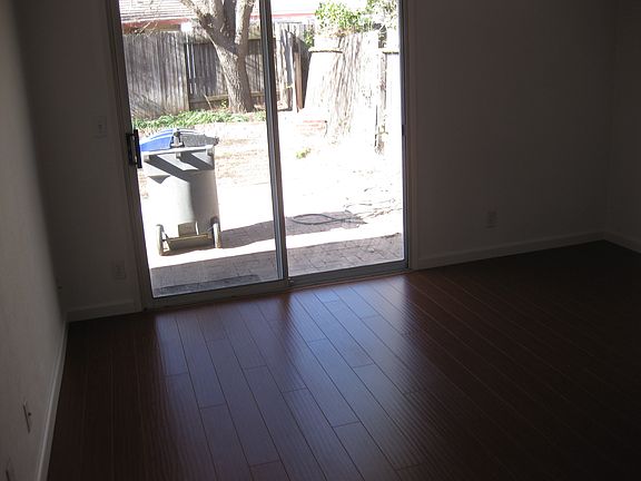 3rd image of 821 La Coruno St