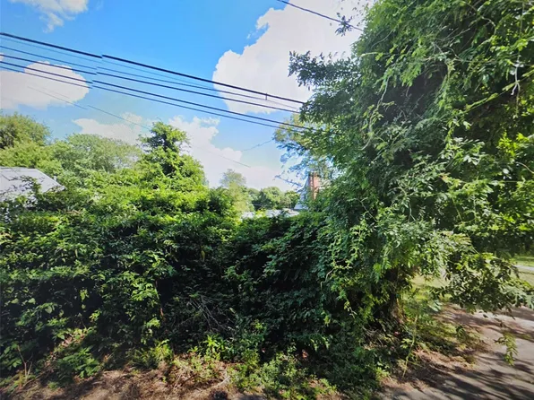 11 Cypress Street, Wyandanch, NY 11798