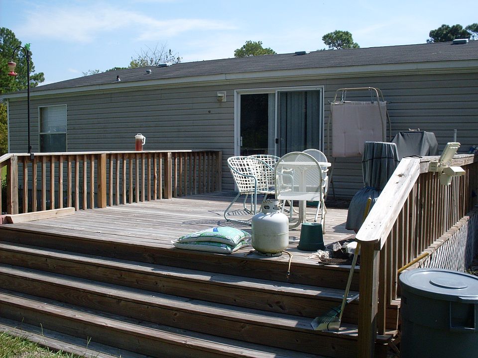 Back/Deck (enter LivRm-2)