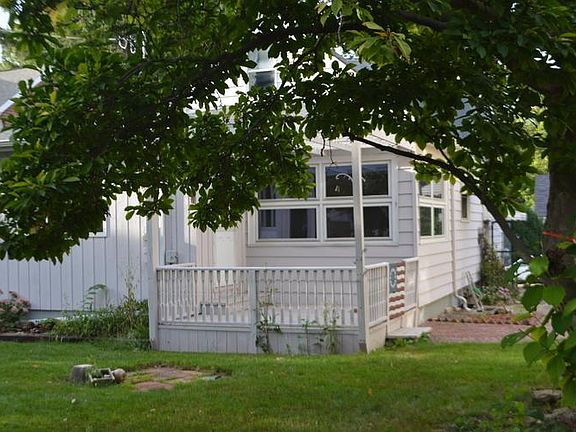 3rd image of 615 Franklin St