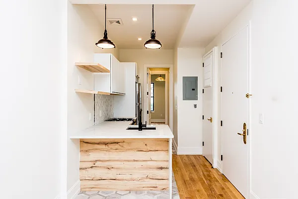 Rented by Nooklyn NYC LLC | media 46