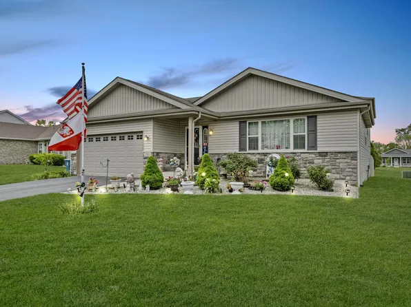 2183 Oakwood Ln, Lowell, IN 46356