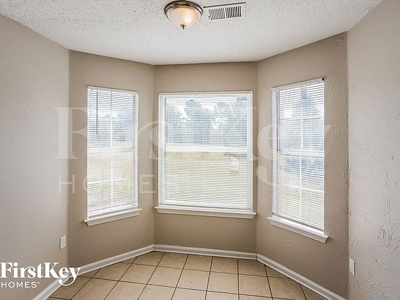 5th image of 4668 Amanda Oaks Cir S