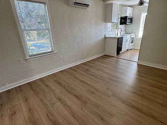 3rd image of 221 S Hale Ave APT C