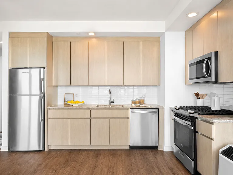 22-44 Jackson Ave #2811 — Photo 3