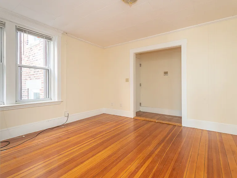 31 South St #6 — Photo 6