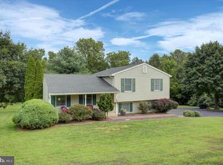 8964 Willowdale Rd, Greencastle, PA 17225