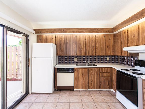 5th image of 3333 Meridian Way N APT B