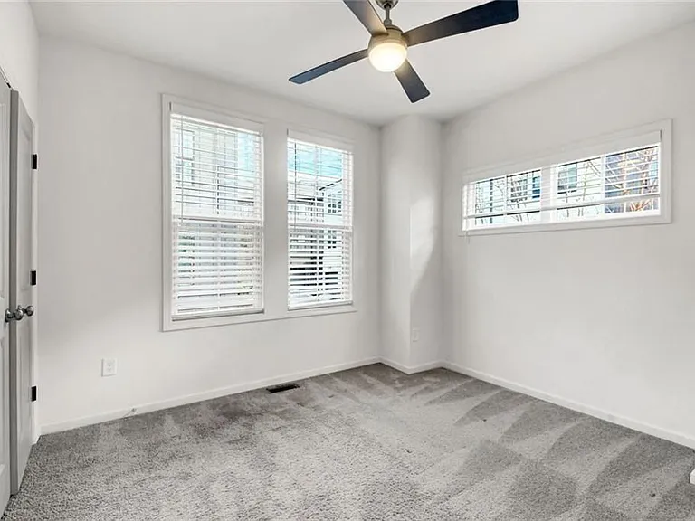 900 Brees Ct — Photo 20