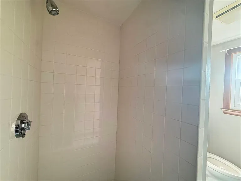 27-29 Normandy Ave #2 — Photo 10