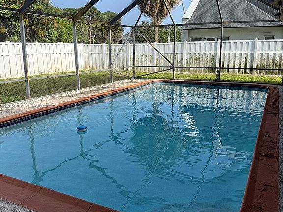 2nd image of 1560 NW 12th Way